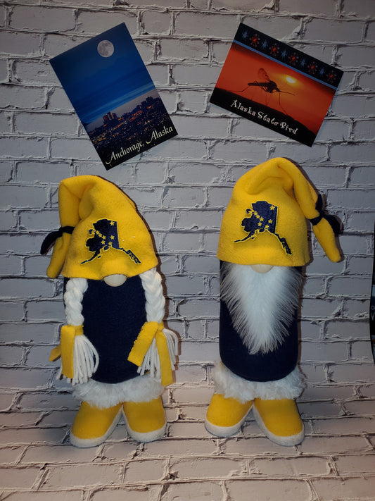 Alaska State Gnome w/postcard